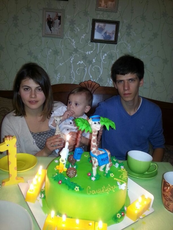 Наш первый День Рождения в картинках!