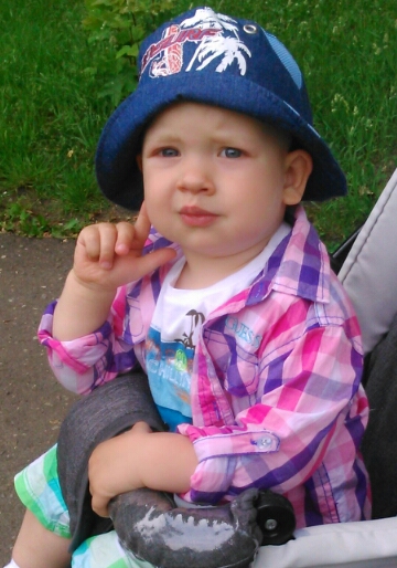 НАШИХ ПОЛТОРА ГОДИКА))