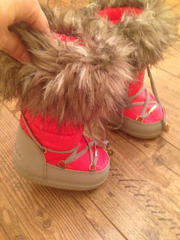 DIOR оригинал сноубутсы, размер 23-25, цена 4000 руб.