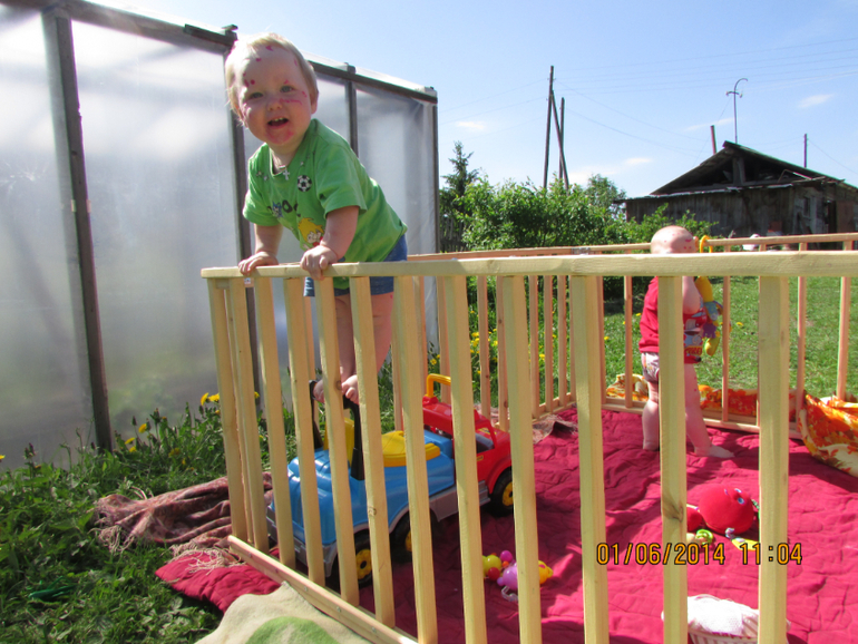 Уличный манеж.