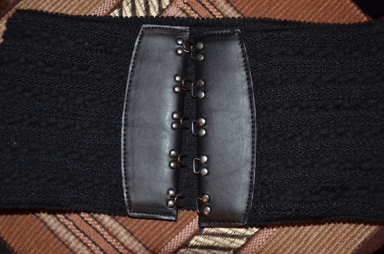 Обмен Вещи б/у размер 40-42, одно платье на 44 размер