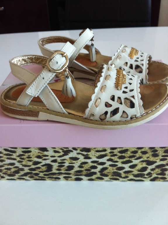 Roberto Cavalli 27 р. цена 1700р. в отличном состоянии