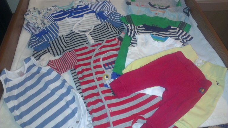 Отдам одежки для мальчика 0-9 мес.