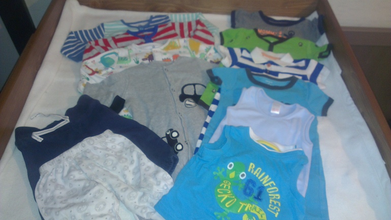Отдам одежки для мальчика 0-9 мес.