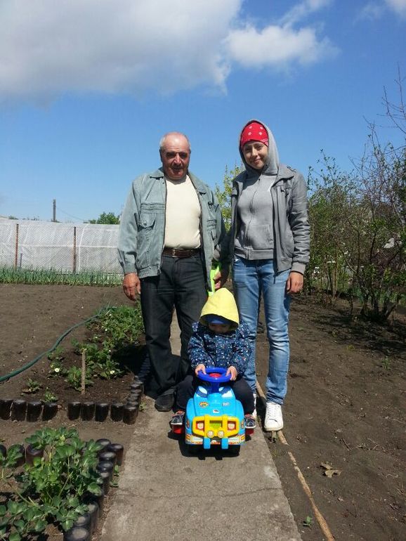 13 зуб и новая тачка)