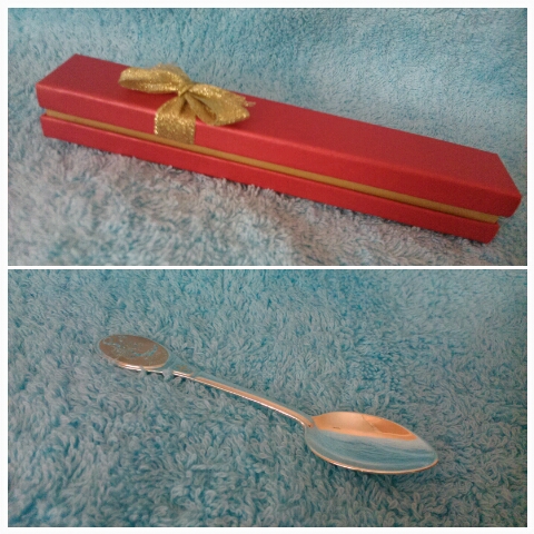 Подарили нам ложечку)))