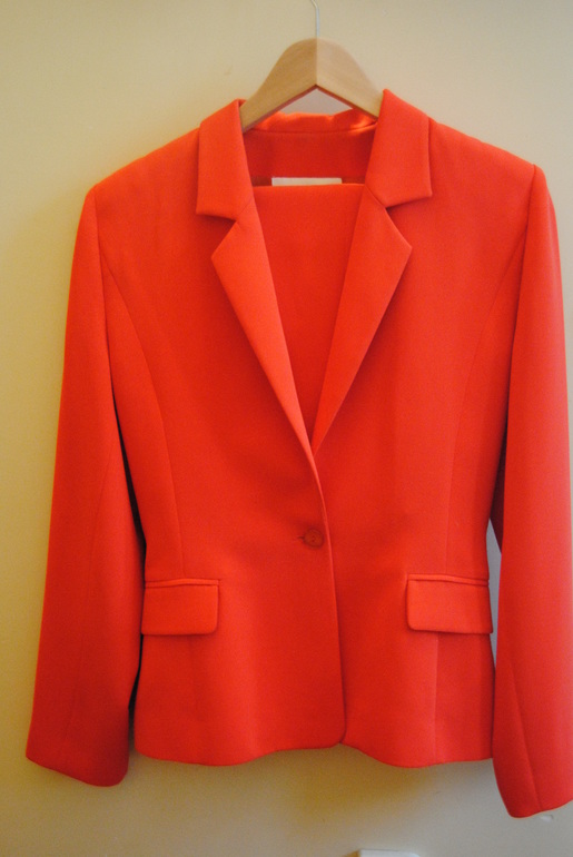 Женский костюм 38 размера