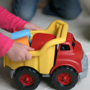 Green Toys. Игрушки из ЭКО-пластика для дачи, прогулок, песка, воды и для дома, конечно! :)