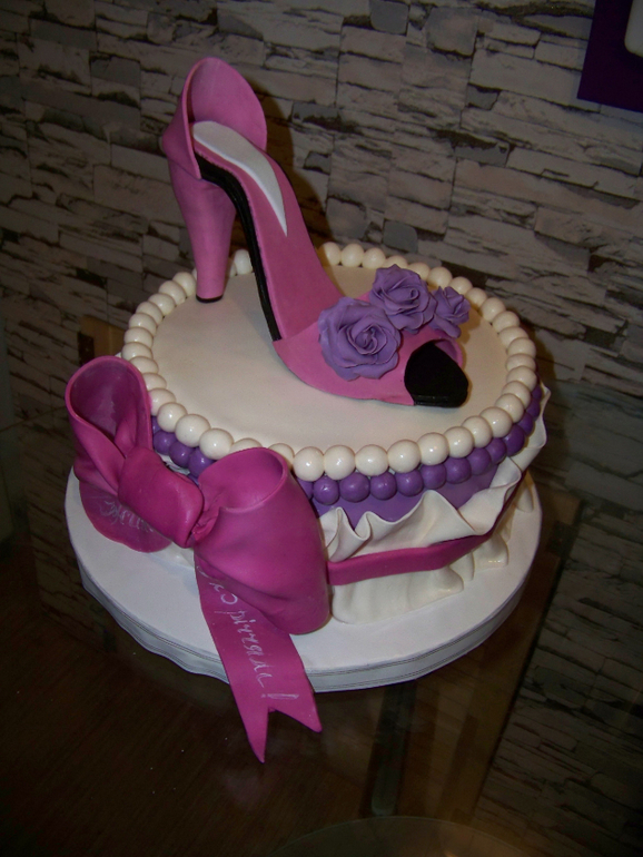 Торты юбилейные (некоторые идеи взяты клиентами из интернета)