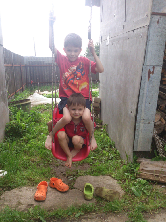 Наши мелкие))))