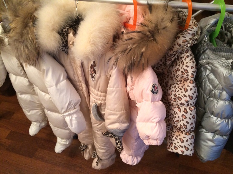 Комбез Fendi. 3-9 мес. Зима. Продам после зимы. 13 тыс.